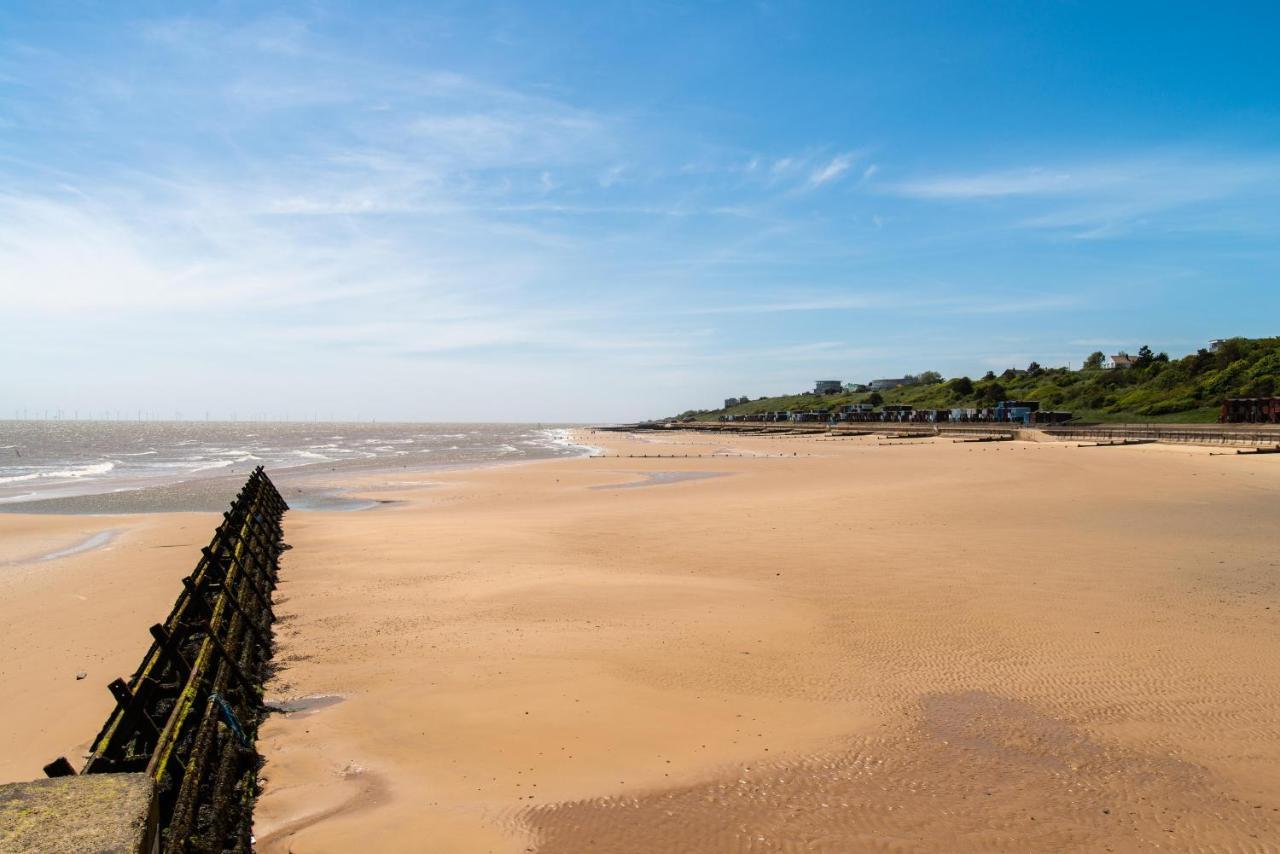 6 Berth Caravan For Hire At Martello Beach Holiday Park In Essex Ref 29017Y Ξενοδοχείο Clacton-on-Sea Εξωτερικό φωτογραφία